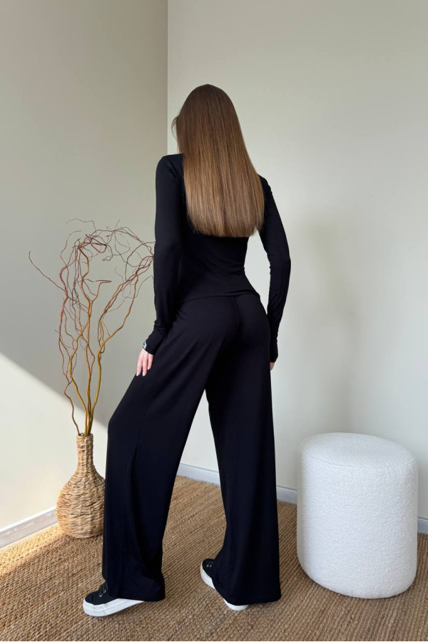 Костюм з вільними штанами чорний