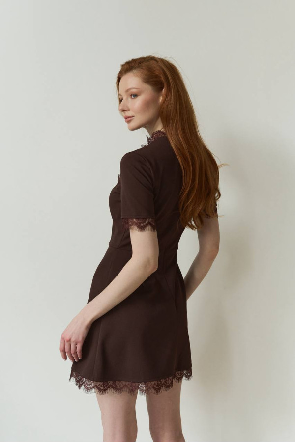 Сукня  з мереживом шоколадного кольору