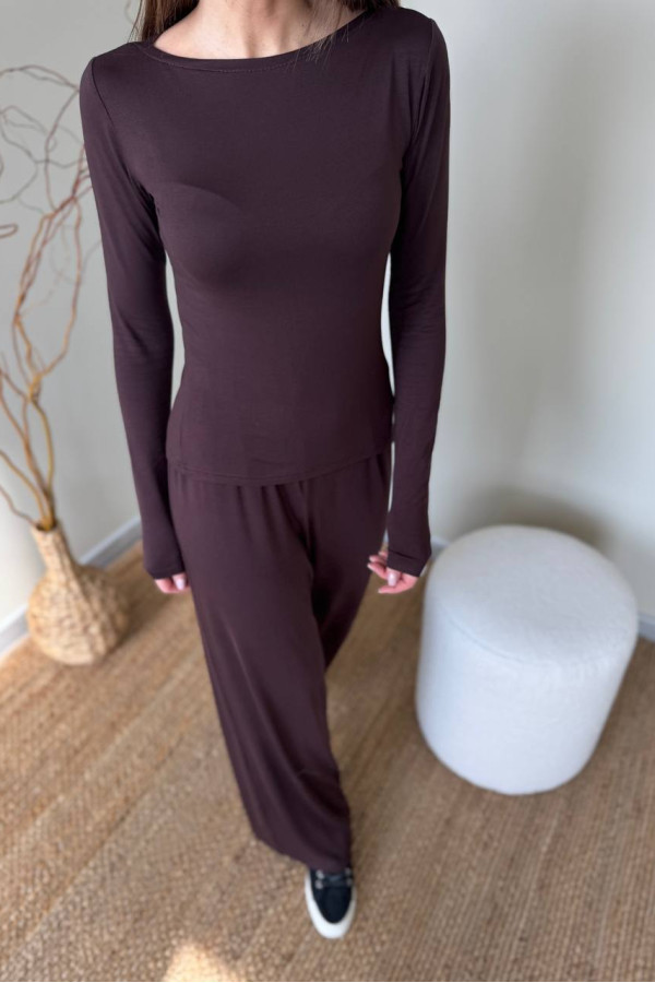 Костюм з вільними штанами шоколадний