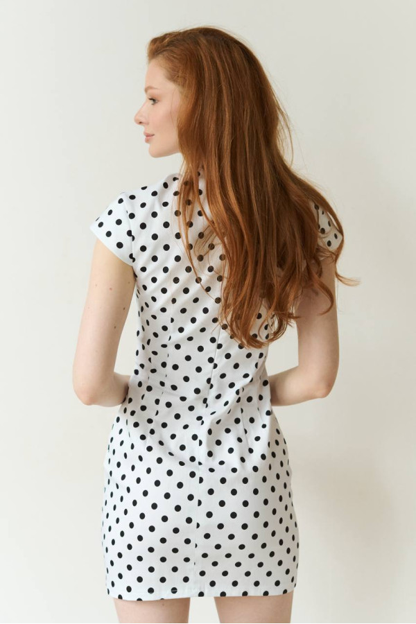 Сукня  в стилі бренду  білого кольору в горошок