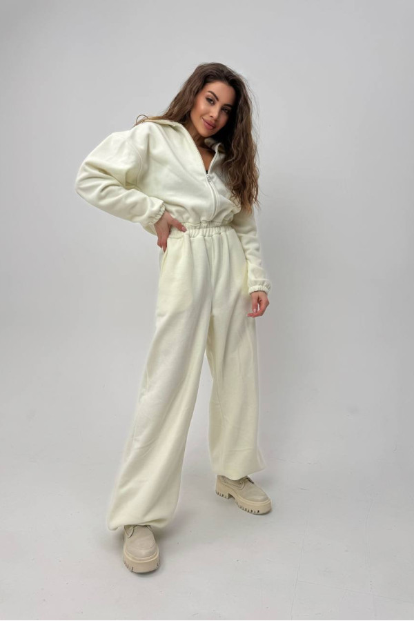 Стильний молочний комбінезон 