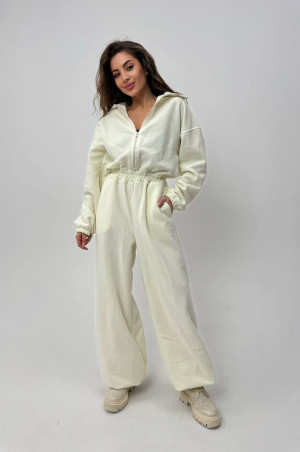 Стильний молочний комбінезон 