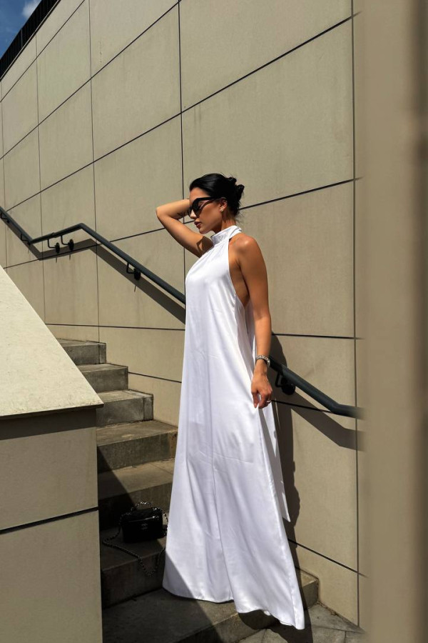 Ніжна сукня максі біла