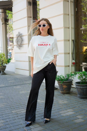 Футболка молочна Toxique