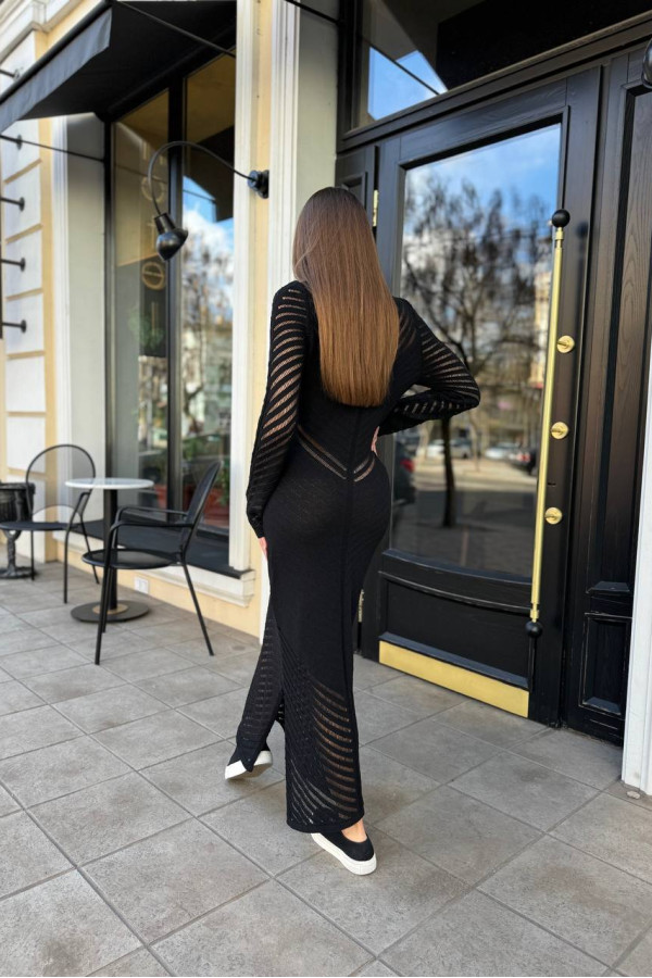 Стильна чорна сукня з розрізом