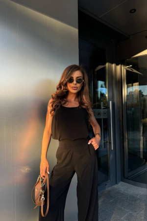 Легка стильна футболка майка чорна