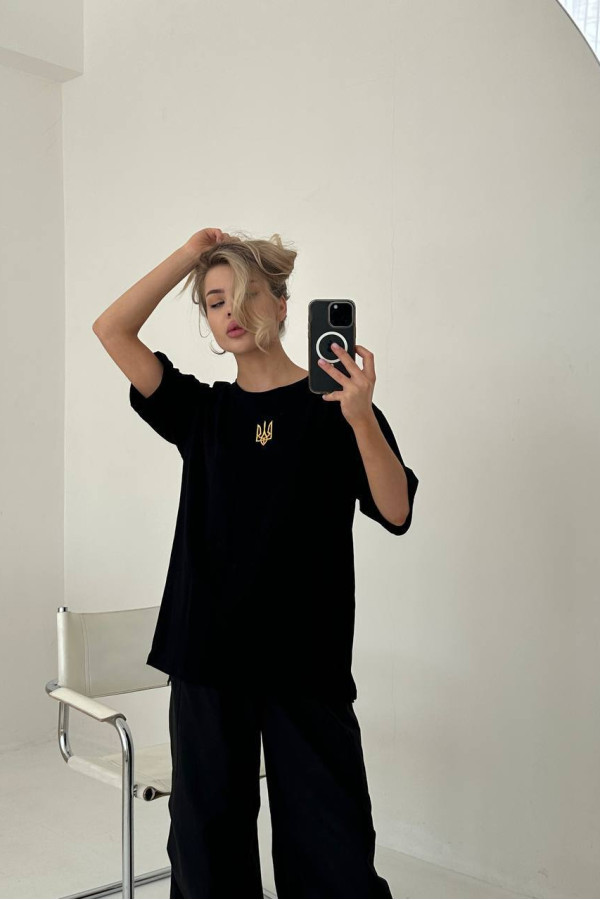 Футболка з вишивкою патріотична чорна