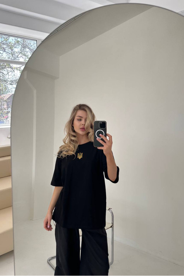 Футболка з вишивкою патріотична чорна