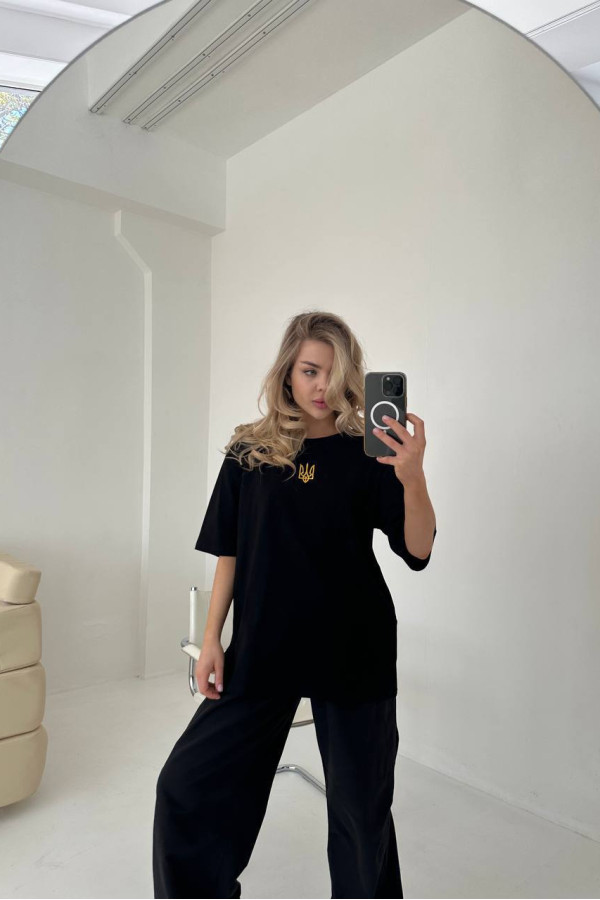 Футболка з вишивкою патріотична чорна