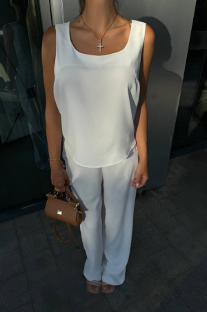 Легка стильна футболка майка молочна