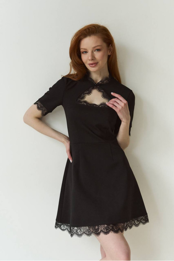 Сукня  з мереживом чорного кольору