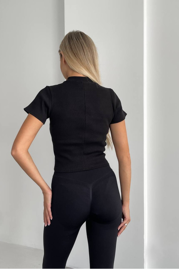 Топ на змійці чорний