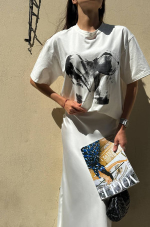 Футболка біла з принтом корсетом 