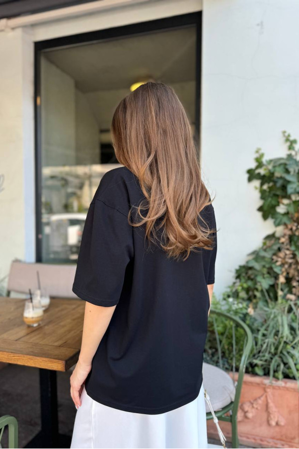 Футболка  Hug me  чорна