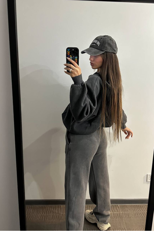 Костюм в стилі бренду з капюшоном графітовий 