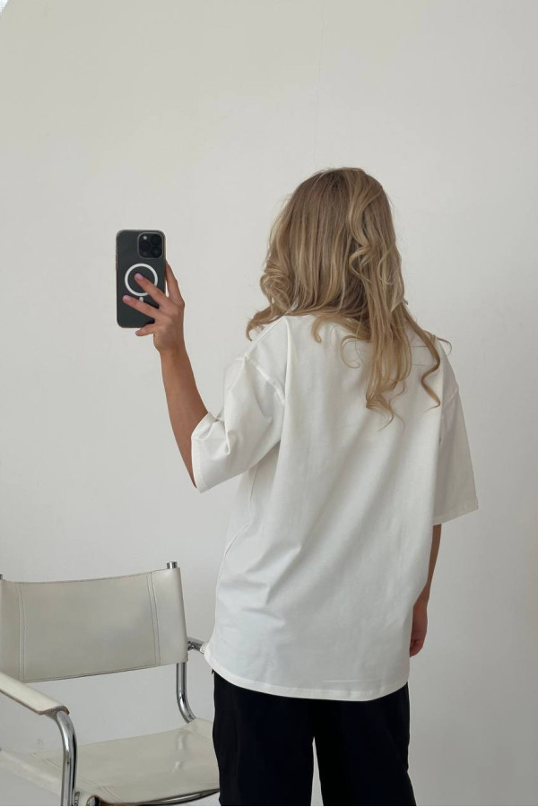 Футболка з вишивкою патріотична молочна