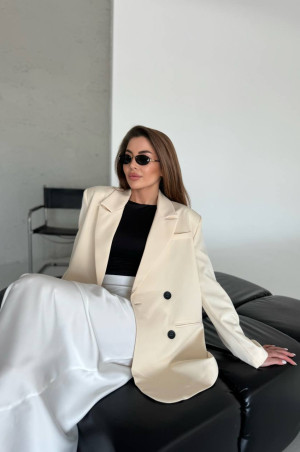 Піджак на підкладі та з плечиками молочний 