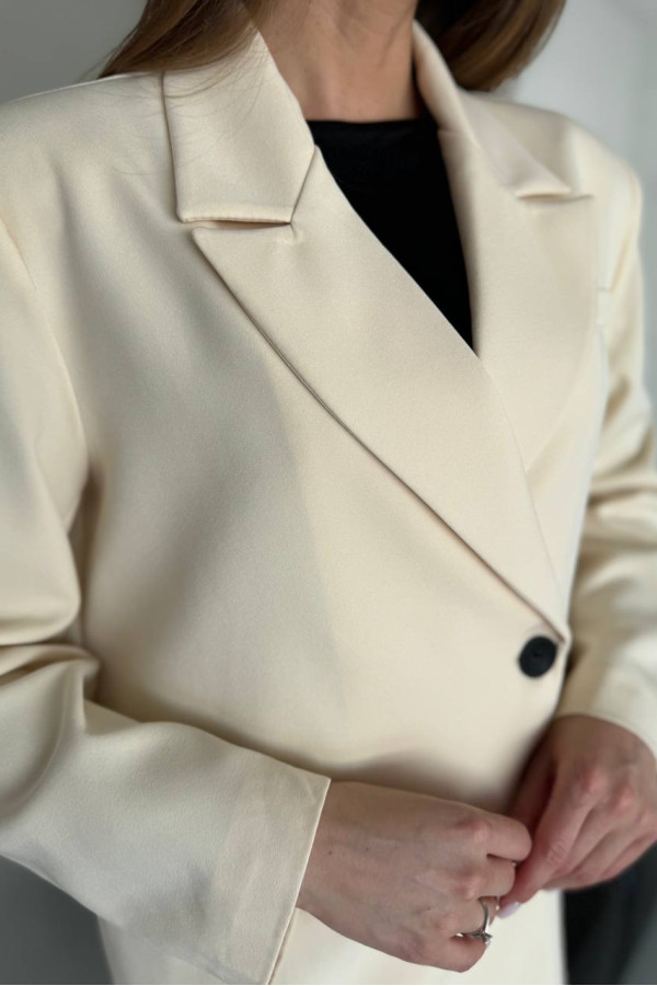 Піджак на підкладі та з плечиками молочний 