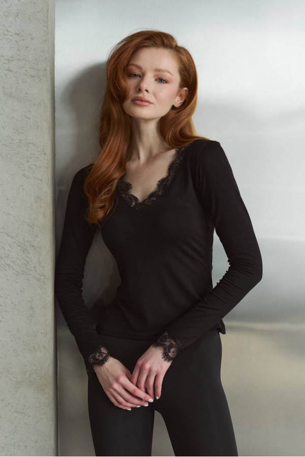 Лонг з мереживом чорного кольору