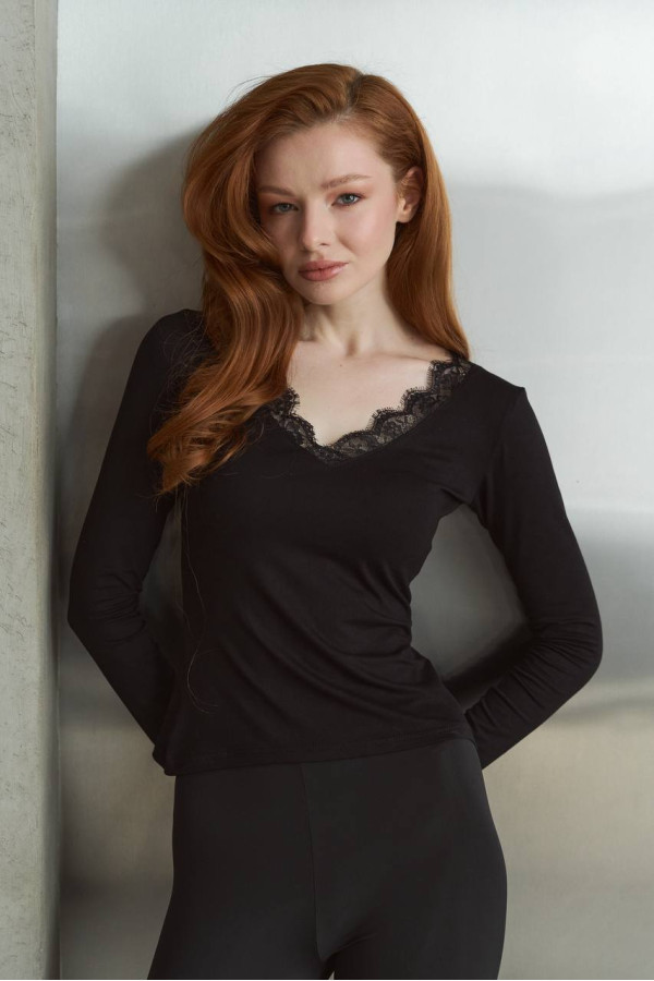 Лонг з мереживом чорного кольору