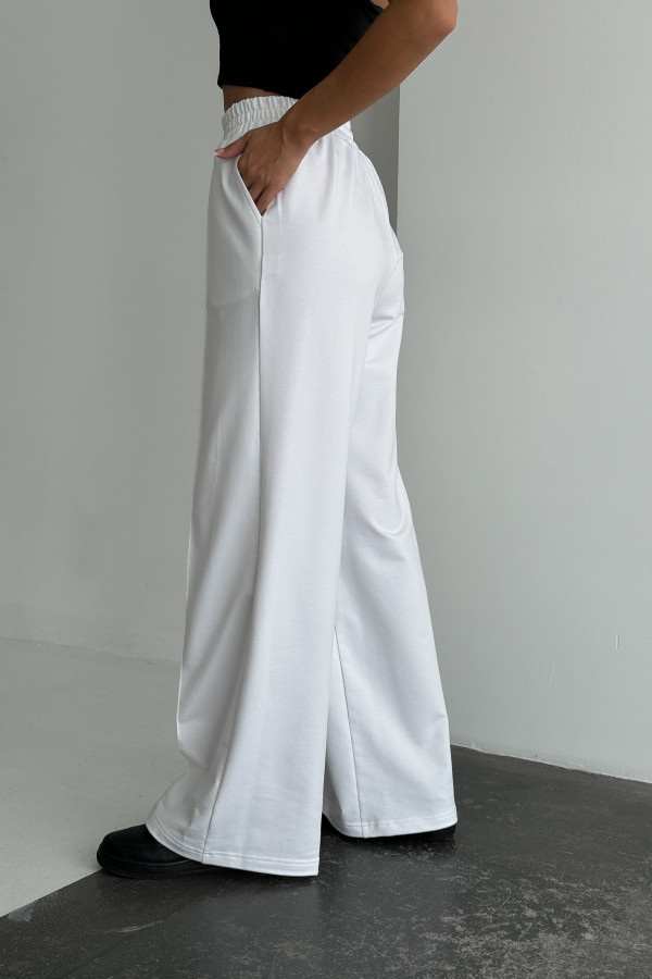 Спортивні брюки білі