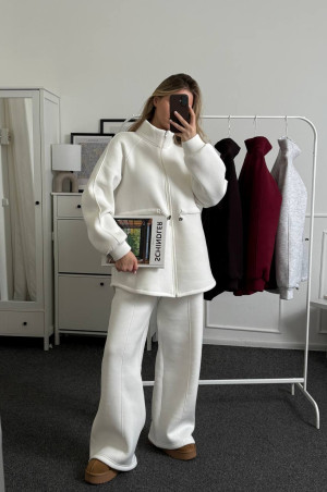 Костюм теплый на флисе молочний