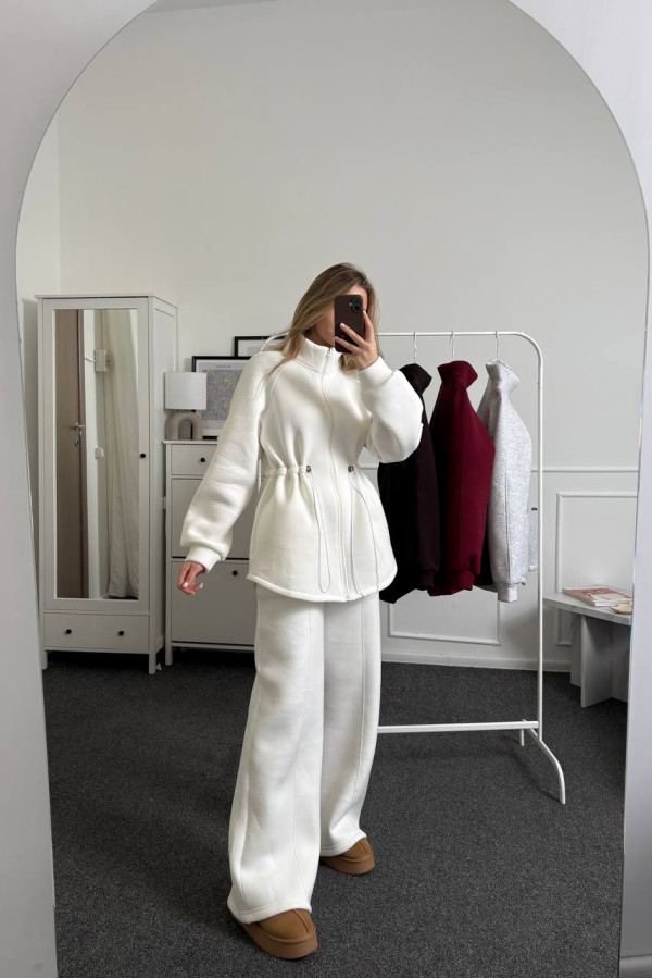 Костюм теплый на флисе молочний