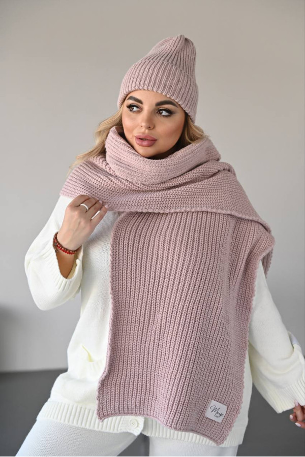 Шапка в'язана тепла пудрова