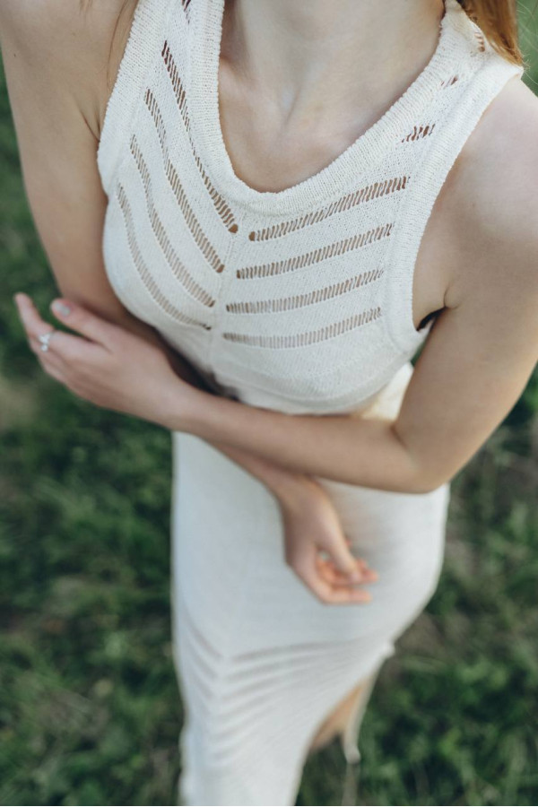 Сукня бежева  міді довжини 